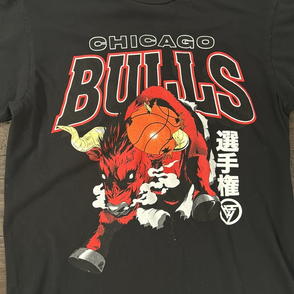 Hypland NBA CHICAGO BULLS CHARGE PIERCE TSHIRT Size Medium - Picture 2 of 5
